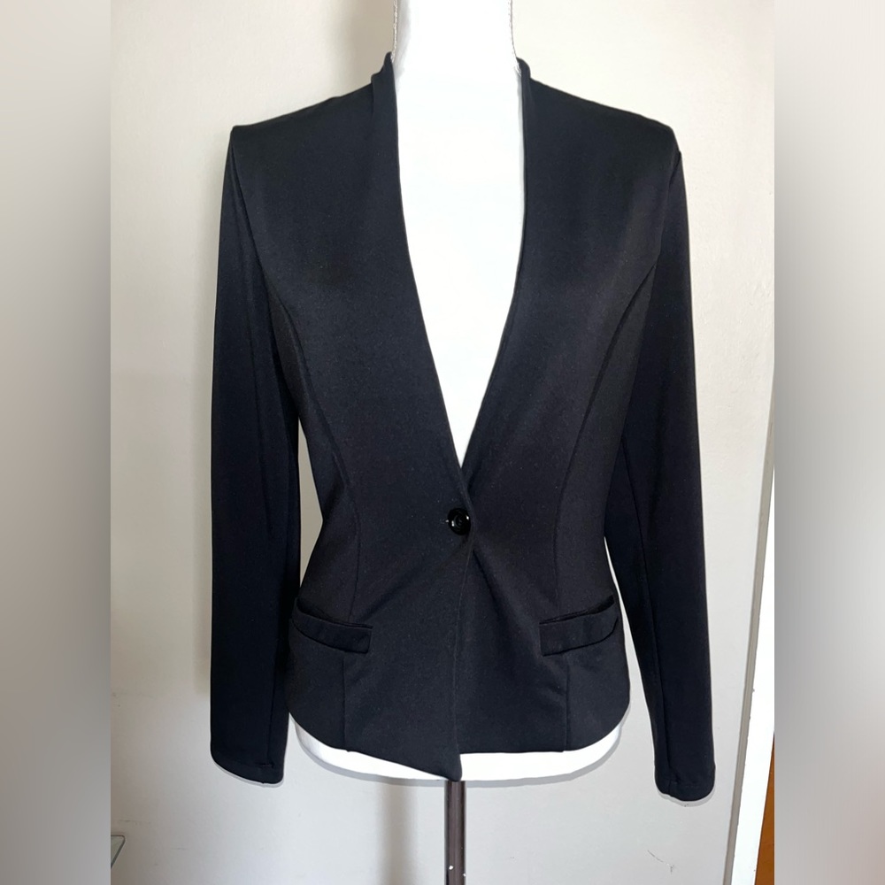 Black Lightweight Soft Button Up Blazer Size M NWT
